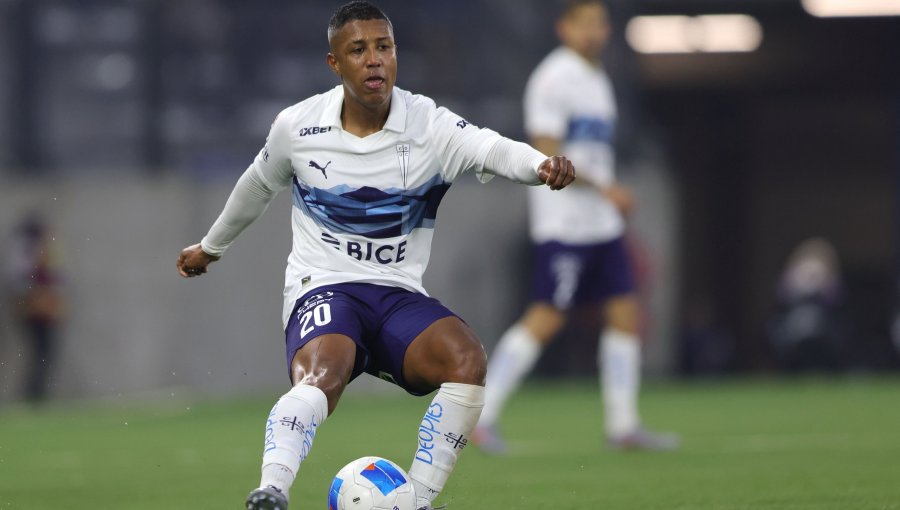 Aseguran que Universidad Católica podría perder a Jhojan Valencia para la siguiente temporada
