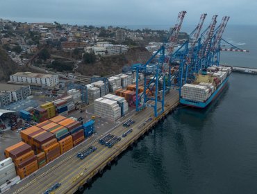 Diputado Barrios llama a dinamizar desarrollo marítimo-portuario regional: "Valparaíso y San Antonio no pueden verse como rivales"