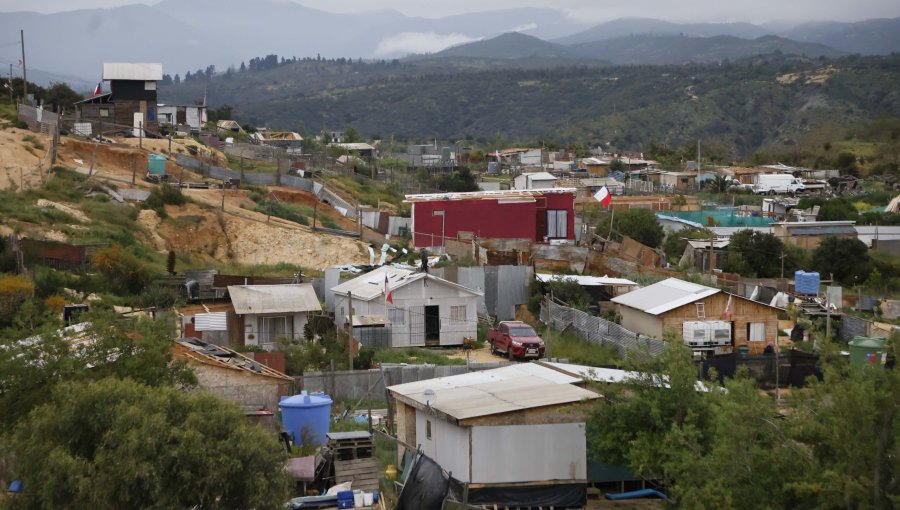 Se agudiza el quiebre en la toma de Quilpué: vecina acusa a dirigentes de "ilusionarlos" para no desalojar ni desarmar las casas