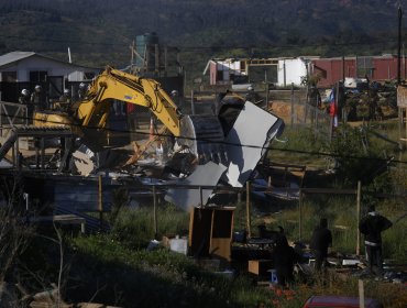 Finaliza la demolición en la toma en Quilpué y este miércoles continuarán las labores de despeje y remoción de escombros
