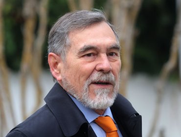 Asesor económico de Jara califica de "bastante razonable" la propuesta de regularizar migrantes sin antecedentes penales