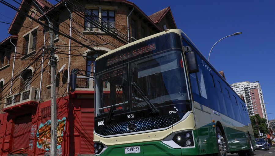 Más de 2 millones de personas han viajado en los buses eléctricos de Valparaíso, a un año de su implementación