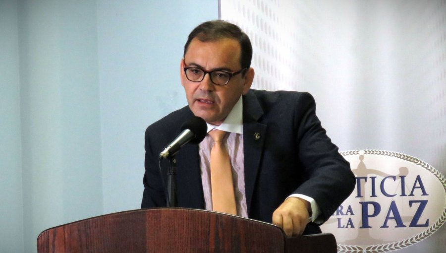 Diputados oficialistas anuncian acusación constitucional contra ministro Ulloa tras rechazo de la Corte Suprema a su remoción