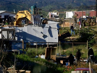 Gobierno asegura que 50% de la toma en Quilpué fue desarmada por los pobladores: "Todo funciona de acuerdo a lo planificado"