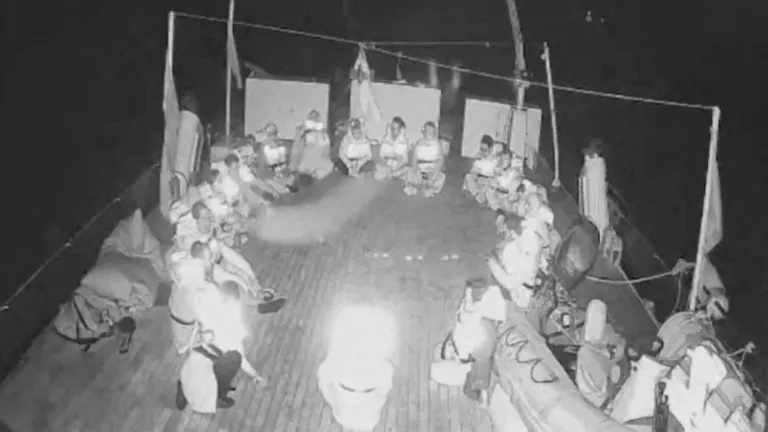 Buques de la Armada de Israel interceptan a la flotilla internacional en su intento de llegar a Gaza con ayuda humanitaria