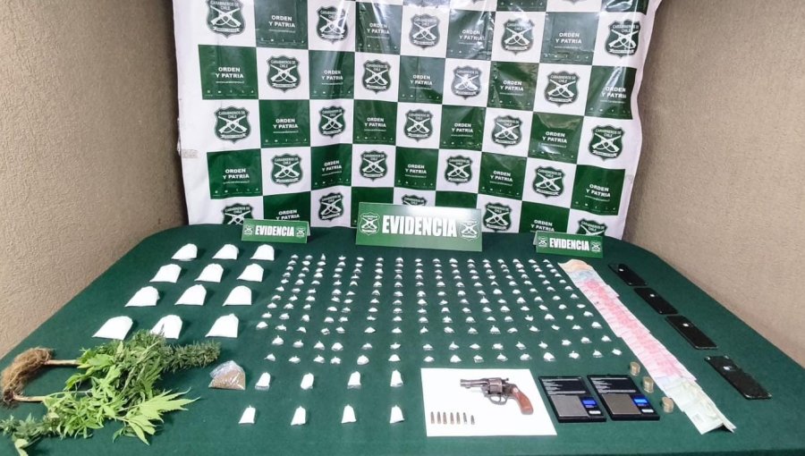 Tres detenidos deja investigación por tráfico de drogas en Villa Alemana: Carabineros incautó marihuana, cocaína, armas y municiones