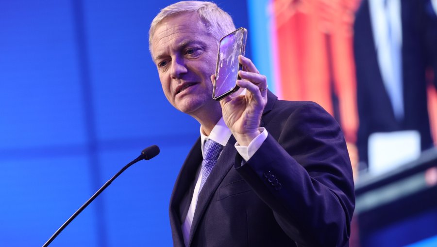 Kast respondió a alusión del Presidente Boric: "Vamos a recortar US$ 6.000 millones en gasto político sin afectar beneficios sociales"