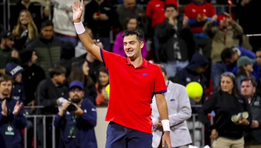 Tomás Barrios avanzó a cuartos de final del Challenger de Antofagasta con un cómodo triunfo