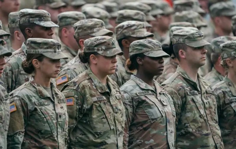 Veteranas del Ejército de EE.UU. responden al secretario de Defensa: "Ninguna pidió jamás un trato especial"
