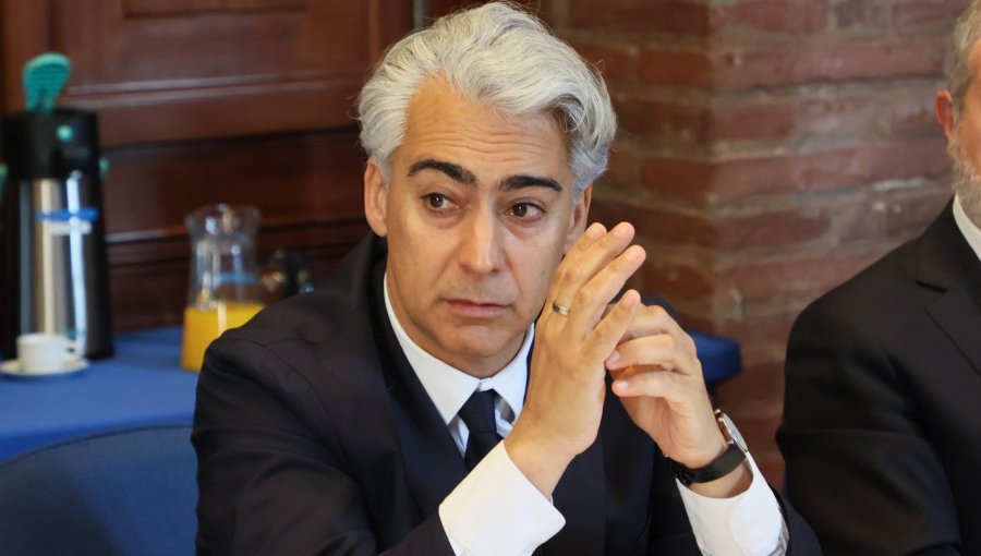 Enríquez-Ominami acusa falta de transparencia patrimonial de los otros candidatos presidenciales
