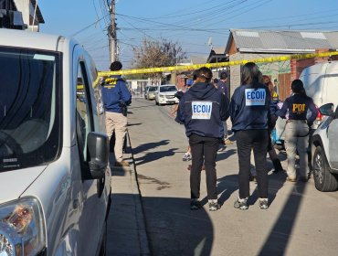 Decretan prisión preventiva para dos hermanos por homicidio de un joven en plena vía pública en Lo Espejo