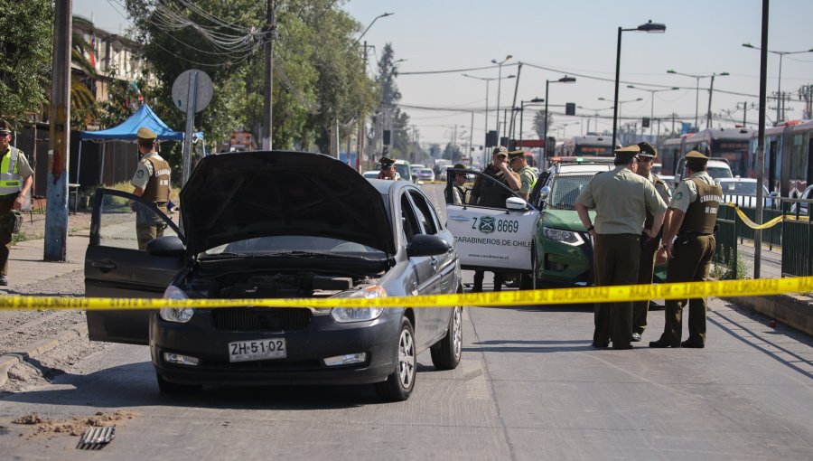 A balazos detienen a banda que intentó atropellar a Carabineros en San Ramón