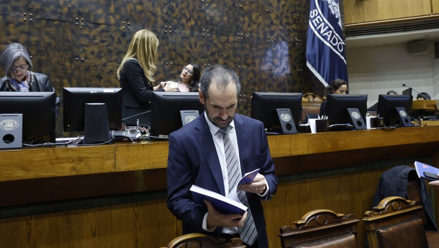 Ministro de Hacienda culpa al Congreso por incumplimiento de regla fiscal: "No aprobó leyes"