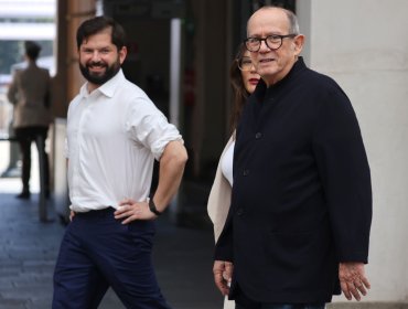 Silvio Rodríguez visita La Moneda y se reúne con Presidente Boric: “Un amigo”