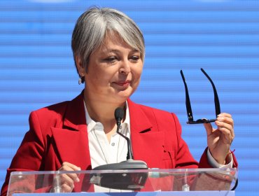 Jeannette Jara se compromete a bajar cuentas de la luz y a acabar con los "abusos" de la UF