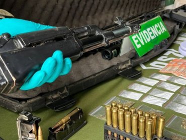 Detienen a dos hombres por tráfico ilícito de drogas y porte ilegal de armas y municiones en Panguipulli