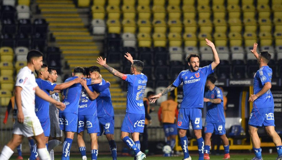 Ministro Pizarro abre la puerta para que U. de Chile reciba a Lanús por Copa Sudamericana en el Nacional