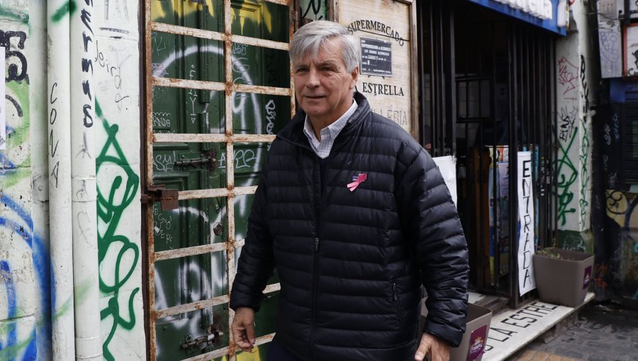 Harold Mayne-Nicholls propone "reducir a lo mínimo" el Segundo Piso de La Moneda