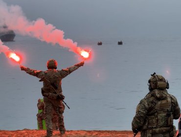 Ejercicio distex en Laguna Verde: Armada simuló un rescate marítimo y aéreo tras terremoto con posterior tsunami en la zona