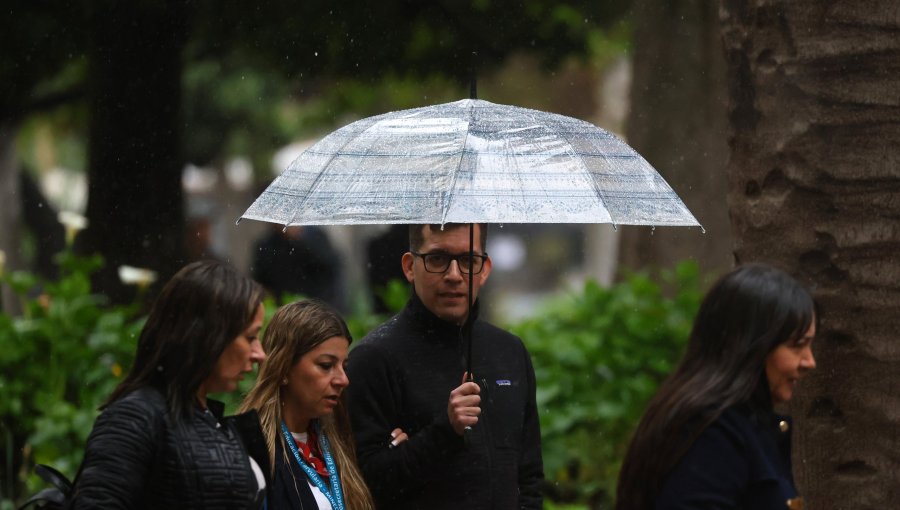 Santiago: Nuevo pulso de lluvias y alza de temperaturas desde el lunes