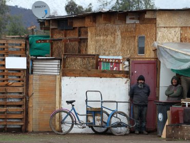 Municipalidad de La Florida confirma fecha para desalojar a las casi 200 familias que habitan el campamento Dignidad