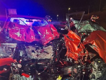 Tragedia en Villa Alemana: cuatro fallecidos deja colisión que involucró a tres vehículos y una ambulancia en autopista Troncal Sur