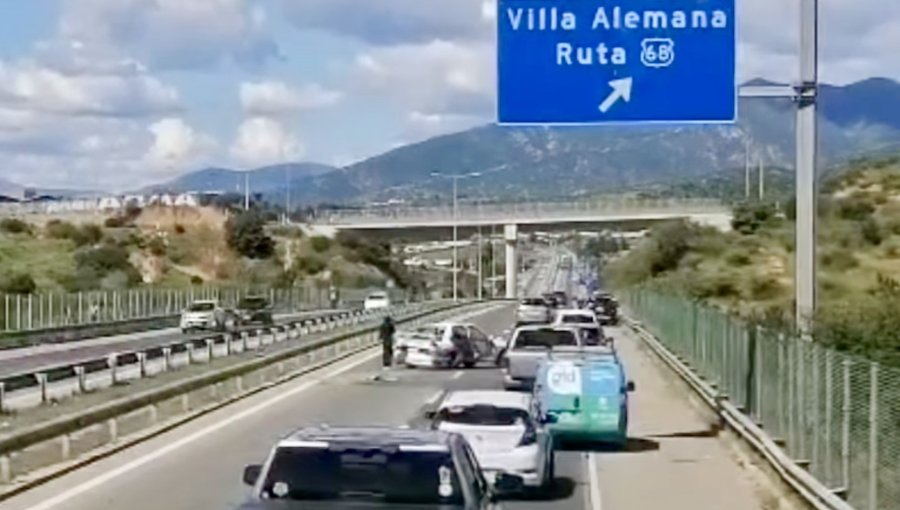 Nuevo accidente en el Troncal Sur: reportan triple colisión vehicular en Villa Alemana