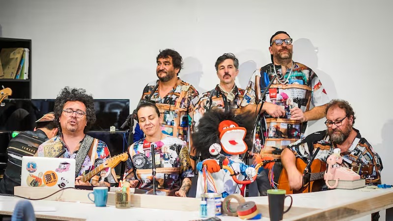31 Minutos debuta en Tiny Desk con show lleno de música, humor y crítica social