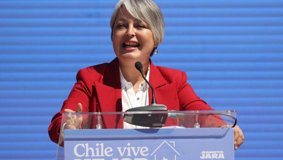 Jeannette Jara entrega su programa de Gobierno: "Crecimiento económico justo, inclusivo y sostenible"