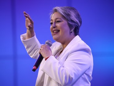 Encuesta Cadem: Jeannette Jara sube un punto y sigue liderando escenario de primera vuelta, mientras Kast se mantiene y Matthei baja