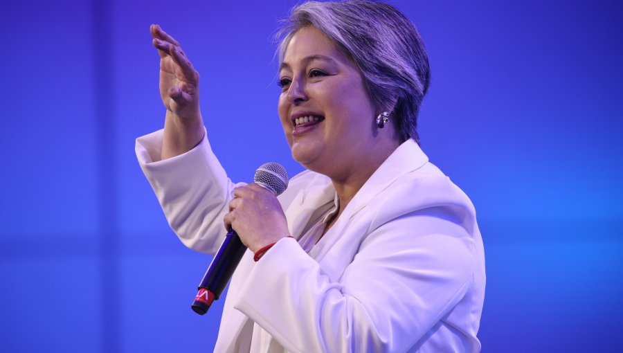Encuesta Cadem: Jeannette Jara sube un punto y sigue liderando escenario de primera vuelta, mientras Kast se mantiene y Matthei baja