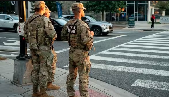 Trump amenaza con invocar Ley de Insurrección para desplegar militares en ciudades pese a bloqueos judiciales