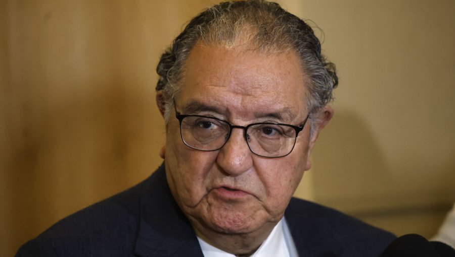 Huenchumilla por polémica entre Montes y Jara afirma que el ministro "últimamente se puso un poquito mañoso"