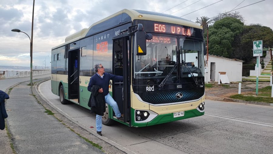 10 buses eléctricos reforzarán recorridos tras partido entre Chile y México en Valparaíso