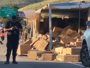 Investigan posible ataque a balazos previo a accidente protagonizado por camión en la ruta 5 Norte y que dejó dos fallecidos