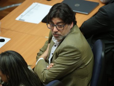 Daniel Jadue llega en silencio al tribunal para preparación de juicio oral por el caso Farmacias Populares