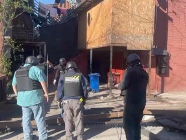 Desmantelan "narco búnker" que contaba con "sala de monitoreo" para vigilar el sector en Lo Espejo