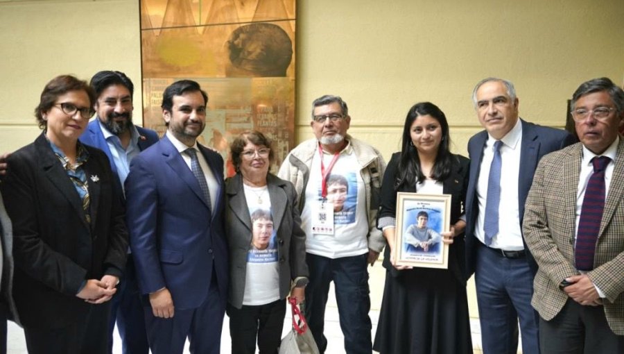 Diputado Barrios celebra despacho a ley del Servicio Nacional de Acceso a la Justicia y Defensoría de Víctimas: "En homenaje a Alejandro Martínez"