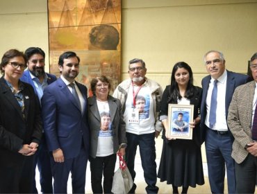 Diputado Barrios celebra despacho a ley del Servicio Nacional de Acceso a la Justicia y Defensoría de Víctimas: "En homenaje a Alejandro Martínez"