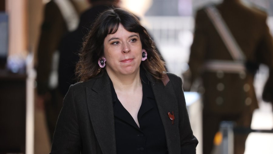 Martínez reconoce que "no le gusta" la reforma de Boric para desplegar FF.AA. por decreto, pero recalca que está abierta a la discusión