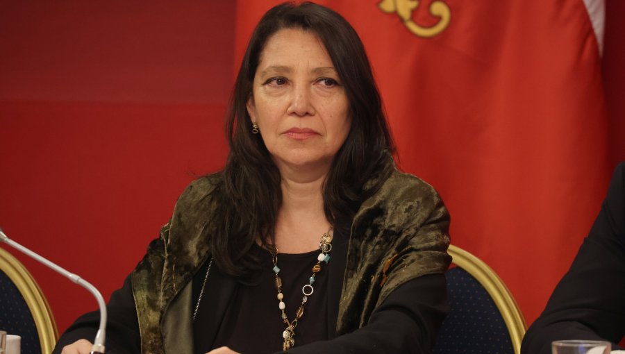 Ministra Lobos asegura que se están agilizando los procesos para que los fondos lleguen oportunamente al Ejército