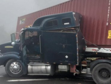 Colisión entre camión y cuatro vehículos deja una persona lesionada en el camino La Pólvora de Valparaíso