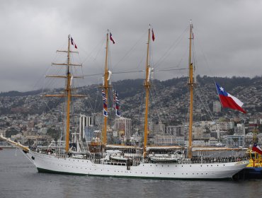Tras seis meses de navegación: Buque Escuela “Esmeralda” recaló este viernes en el Molo de Abrigo de Valparaíso