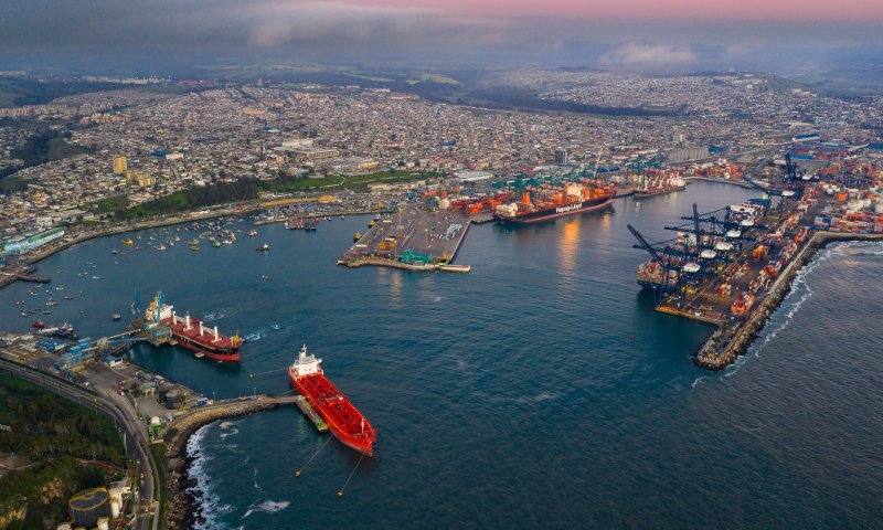 Empresas de España y China también compiten por el nuevo puerto de San Antonio