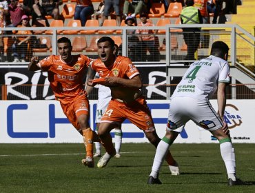Cobreloa derrotó a Deportes Temuco con un hombre menos