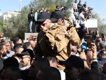 154 presos palestinos liberados por Israel llegan a Egipto en el marco del acuerdo de paz con Hamás