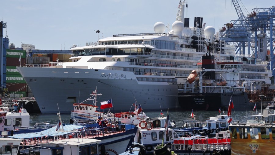 Partió temporada de cruceros en Valparaíso con la llegada del “Silver Endeavour”
