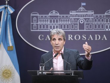 Ministro de Economía de Argentina afirma que Estados Unidos está dispuesto a seguir comprando pesos y bonos