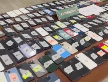 Recuperan casi 300 teléfonos, incautan droga y detienen a cuatro hombres en el Persa Biobío de Santiago