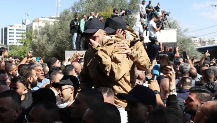 154 presos palestinos liberados por Israel llegan a Egipto en el marco del acuerdo de paz con Hamás